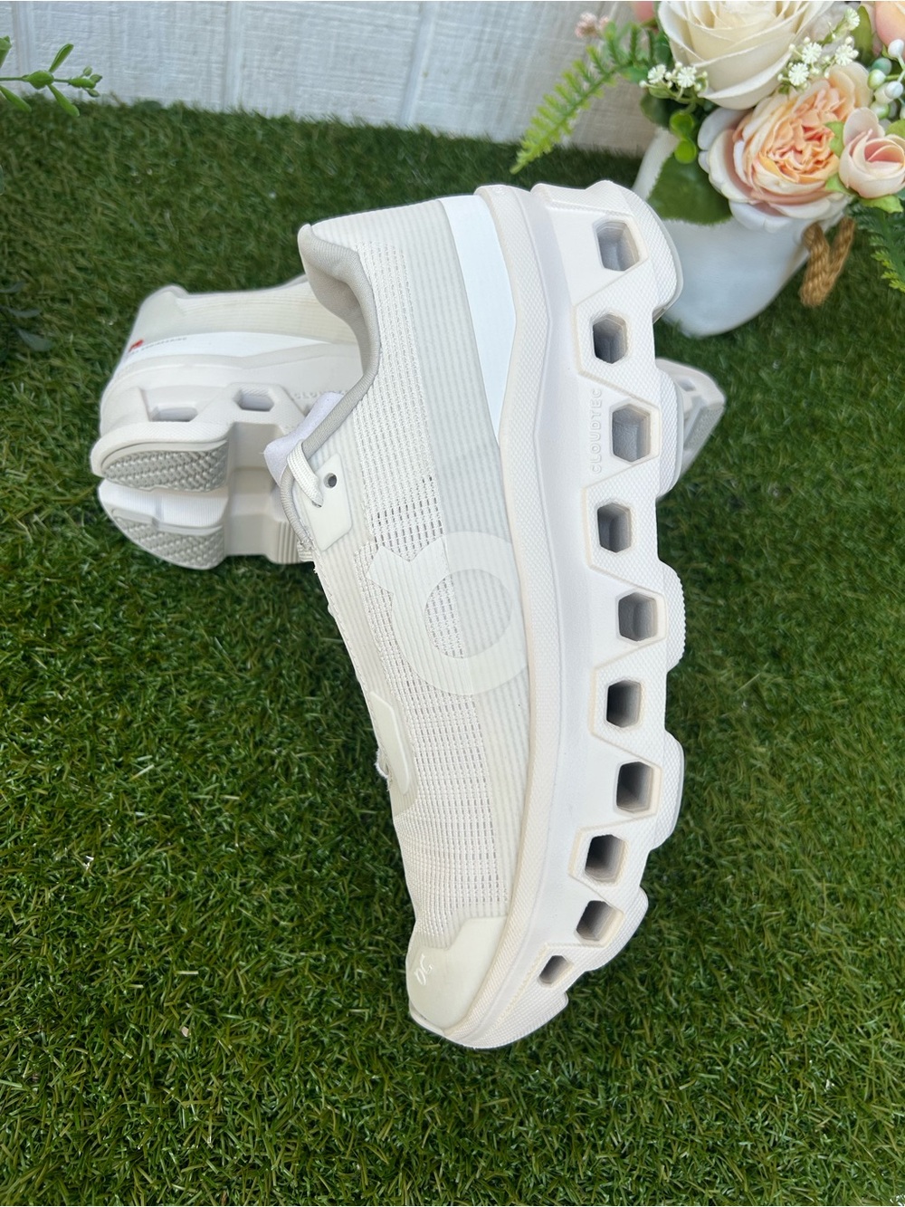 On Running Cloudmonster Void women Sneakers —White | White Sz 7 gently used
$170 - Picture 14 of 16